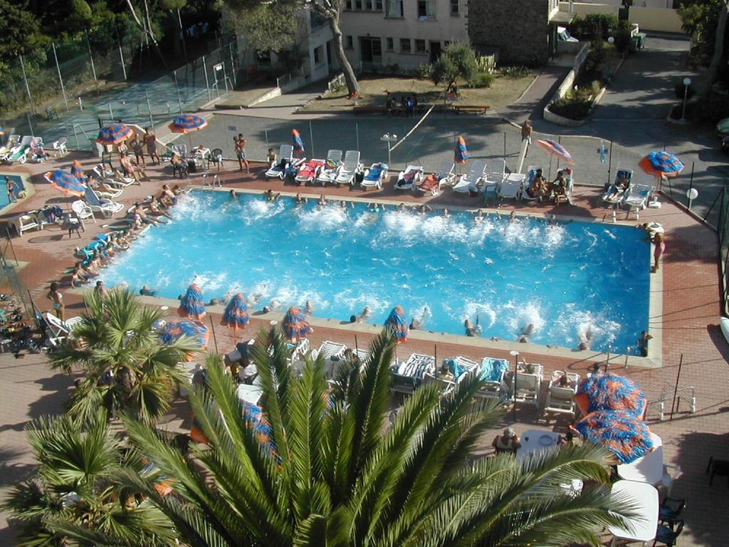 Village Vacances Le Lion De Mer Saint-Raphaël Eksteriør bilde