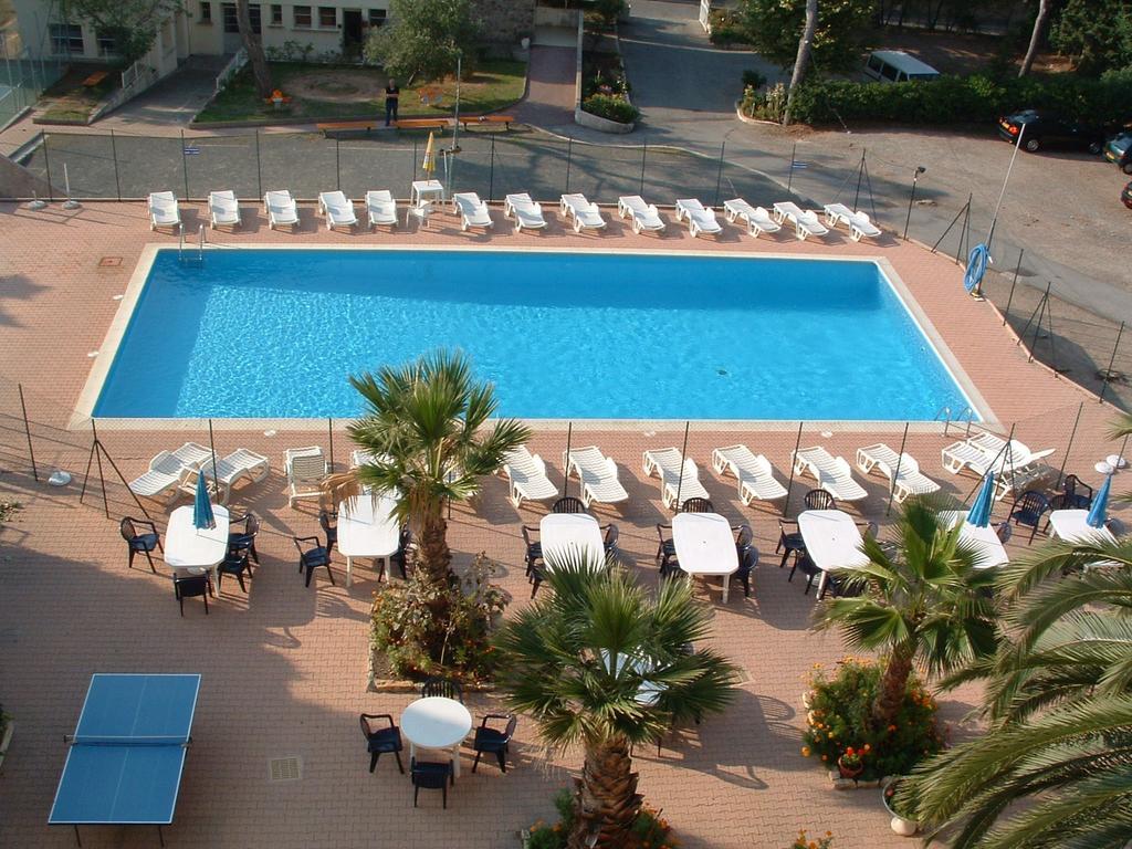 Village Vacances Le Lion De Mer Saint-Raphaël Eksteriør bilde